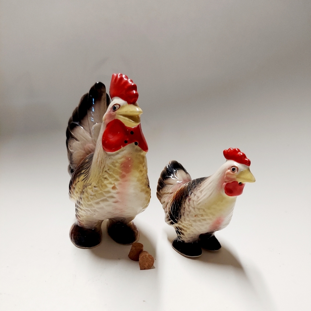 Vintage Rooster and Hen Salt And Pepper Shakers Countrycore Cottagecore